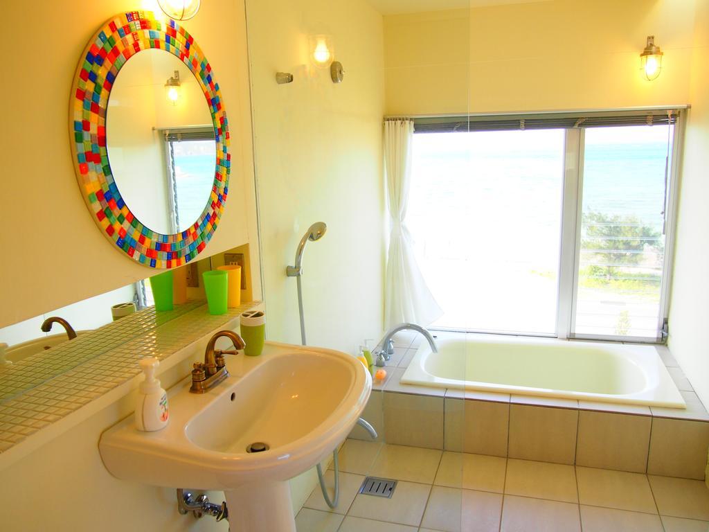 מלון נאקיג'ין Keiki Beachhouse & Cafe מראה חיצוני תמונה