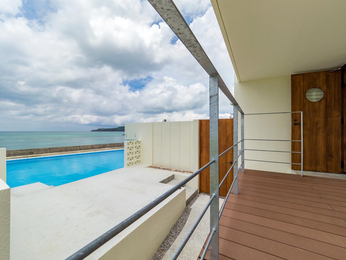 מלון נאקיג'ין Keiki Beachhouse & Cafe מראה חיצוני תמונה